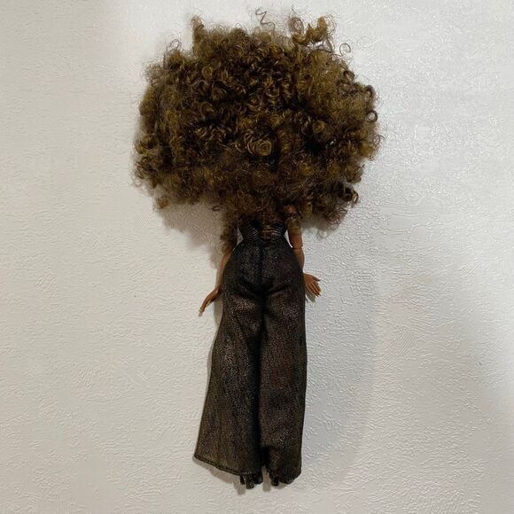 LOL Surprise OMG Fashion Doll – Curly Hair, Brown Jumpsuit Outfit & Accessories - Picture 2 of 8
